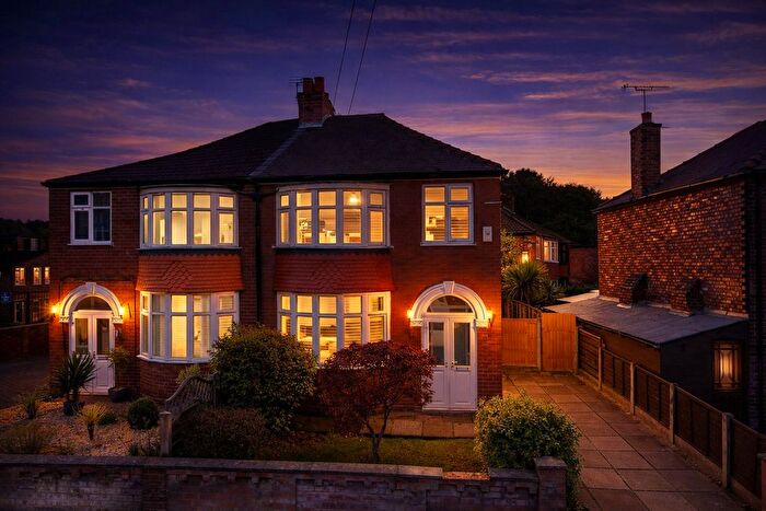 3 Bedroom Semi-Detached House For Sale In Kenilworth Road, Stockport, SK3