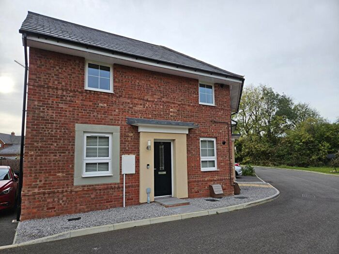 2 Bedroom Maisonette To Rent In Greenbanks, Lower Stondon, SG16