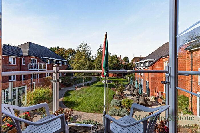 1 Bedroom Apartment For Sale In Park House, Old Park Road, Hitchin, SG5