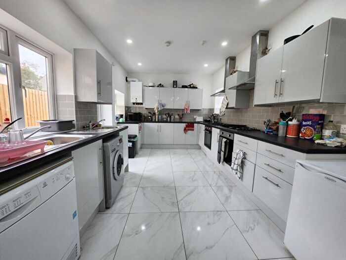 8 Bedroom House To Rent In Llandough Street, Cathays, CF24