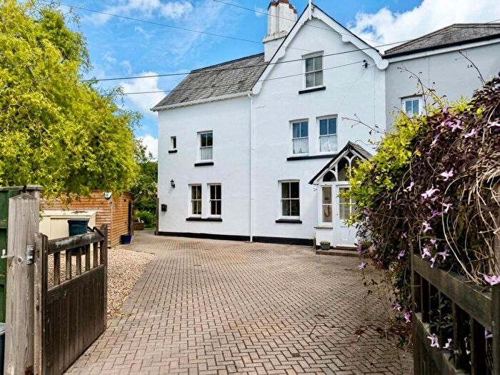 6 Bedroom Semi-Detached House For Sale In Essington, North Tawton, EX20