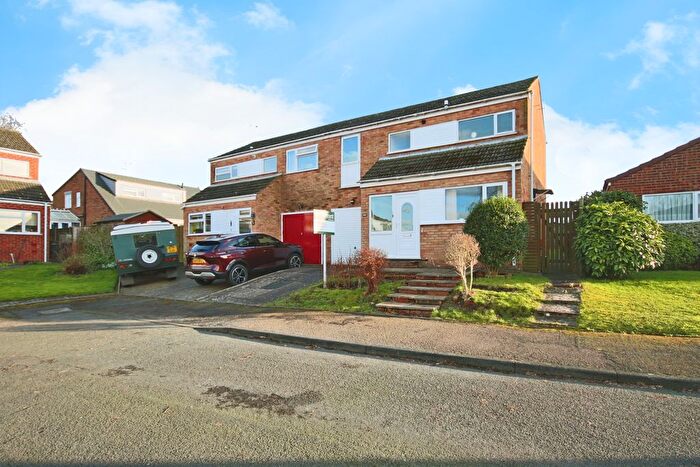 3 Bedroom Semi-Detached House For Sale In Field Barn Road, Warwick, Warwickshire, CV35