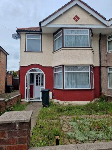 4 Bedroom Terraced House To Rent In Galliard Road, London, N9