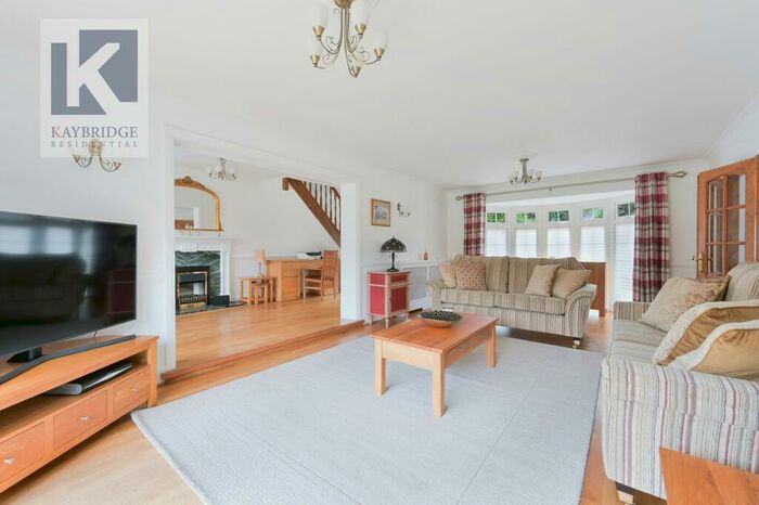 5 Bedroom Detached House For Sale In Chatsfield, Epsom, KT17