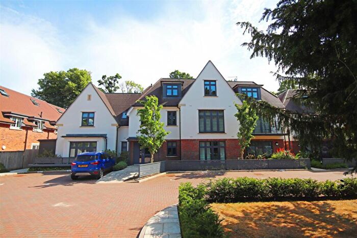 3 Bedroom Apartment To Rent In Lymington Road, Christchurch, BH23