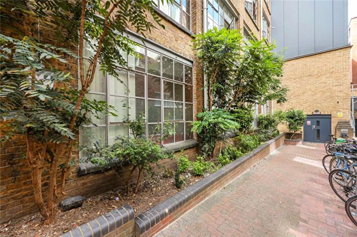 1 Bedroom Apartment For Sale In Shepherdess Place, N1