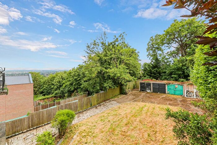 2 Bedroom Flat To Rent In Canonbie Road, London, SE23