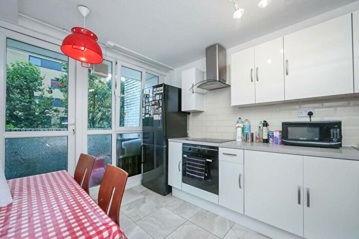 4 Bedroom Flat To Rent In Marylee Way, Kennington, London, SE11