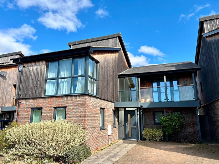 5 Bedroom Detached House To Rent In Abacus Drive, Oakgrove, Milton Keynes, MK10