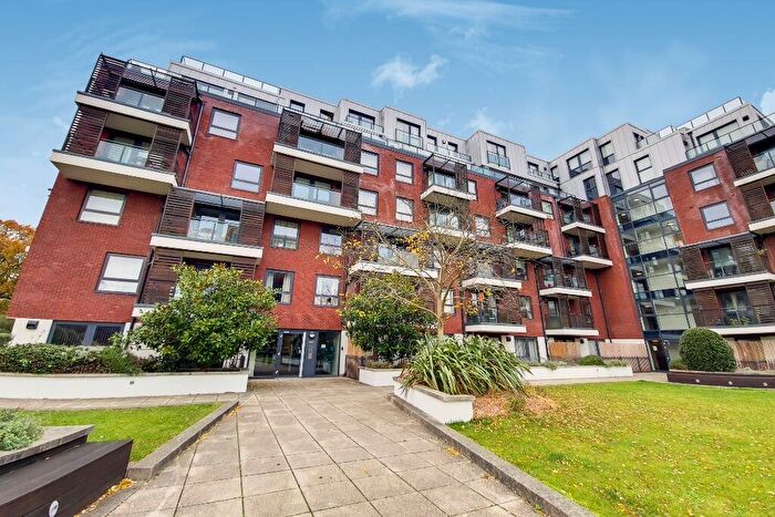 1 Bedroom Apartment To Rent In Green Lane, Edgware, HA8