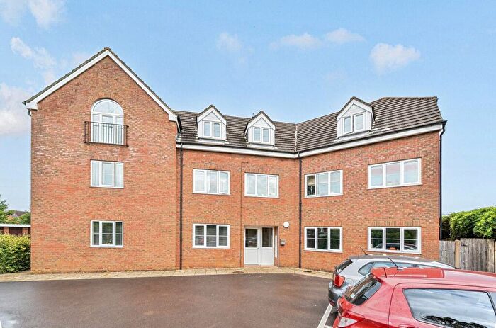 1 Bedroom Apartment For Sale In Weyhill Road, Andover, SP10