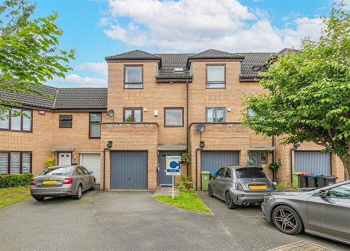 3 Bedroom Town House To Rent In Howitt Drive, Milton Keynes, MK13