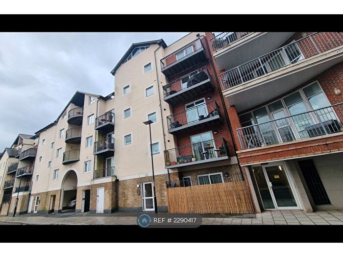 1 Bedroom Flat To Rent In Admirals Wharf, Southampton, SO14
