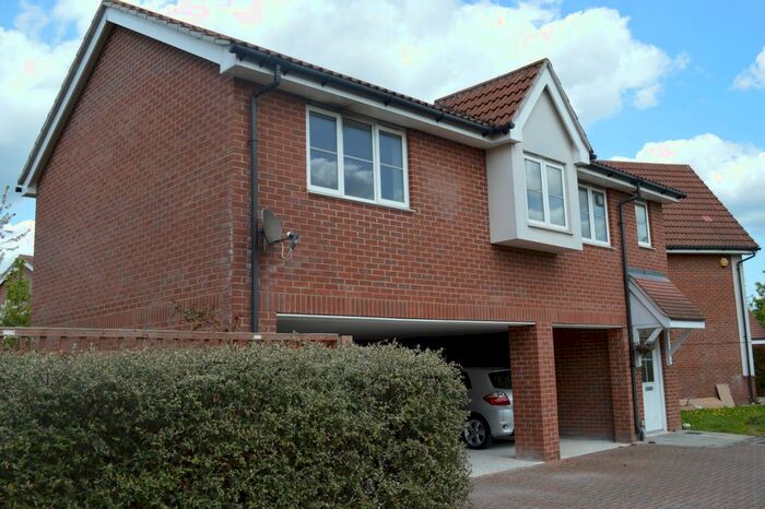 2 Bedroom Flat To Rent In Ilford, Essex, IG3