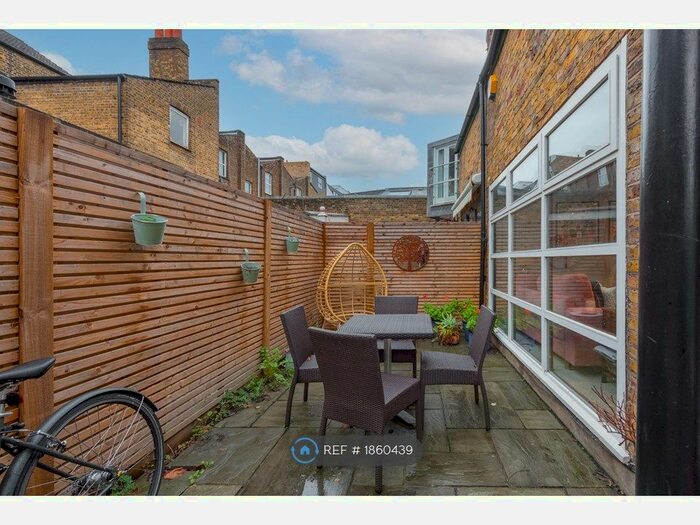 1 Bedroom Maisonette To Rent In Garfield Mews, London, SW11