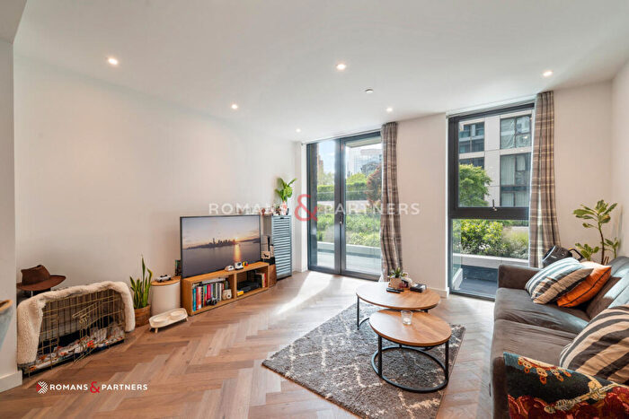 2 Bedroom Apartment To Rent In Merino Gardens, Wapping, E1W