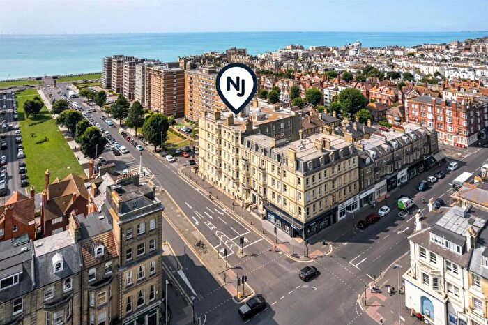 2 Bedroom Apartment For Sale In Grand Avenue, Hove, BN3