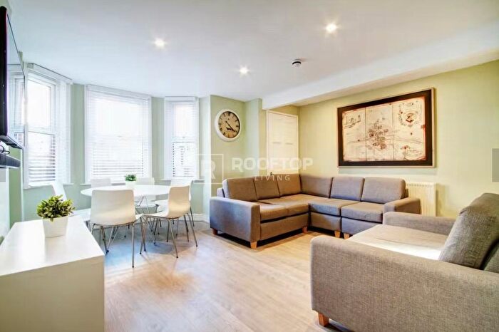 8 Bedroom House To Rent In Queens Road, Leeds, LS6