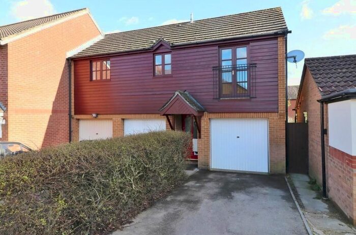 2 Bedroom Detached House To Rent In Cheltenham Gardens, Hedge End, Southampton, SO30