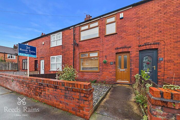 3 Bedroom Terraced House For Sale In Cleveland Road, Leyland, Lancashire, PR25