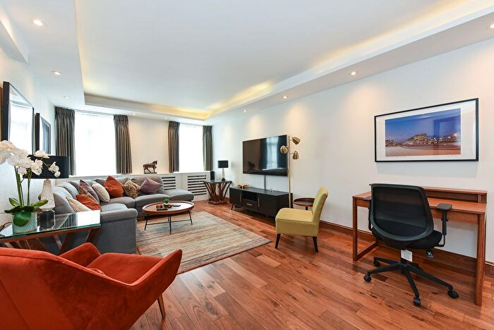 3 Bedroom Flat To Rent In Barrie House, Lancaster Gate, W2