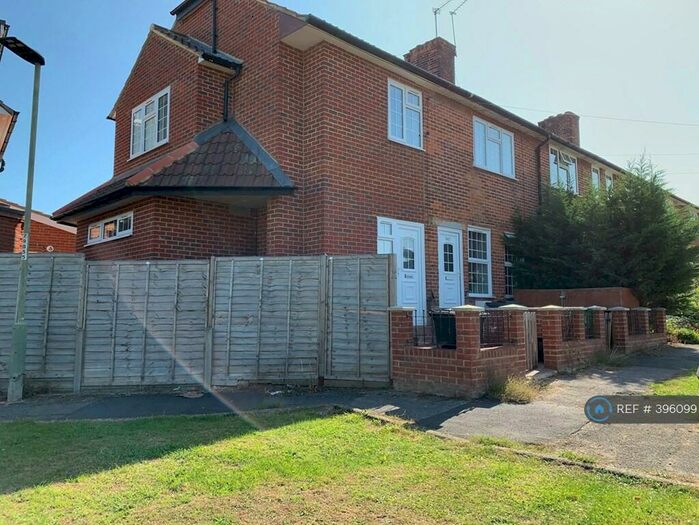 2 Bedroom Flat To Rent In Beaconsfield Road, London, SE9