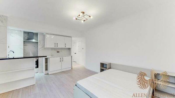 Flat To Rent In Paramount Court, University Street, London, WC1E