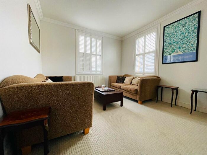 2 Bedroom Apartment To Rent In Scholars Walk, Leicester, LE2