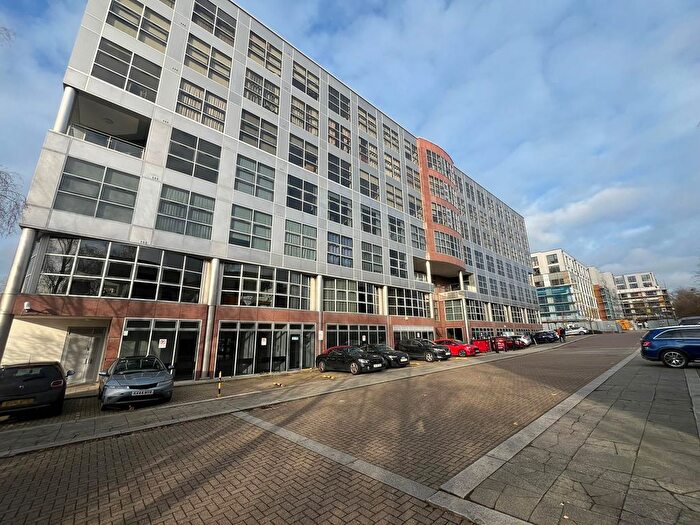 1 Bedroom Flat To Rent In Silbury Boulevard, Milton Keynes, MK9
