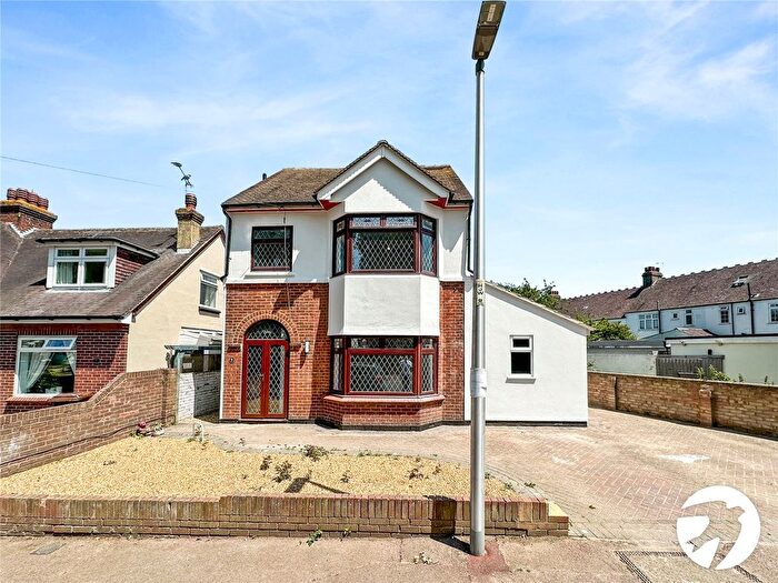 4 Bedroom Detached House To Rent In Hunters Way West, Chatham, Kent, ME5