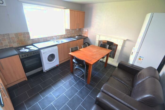 3 Bedroom Detached House To Rent In Oliver Close, Arboretum, Nottingham, NG7