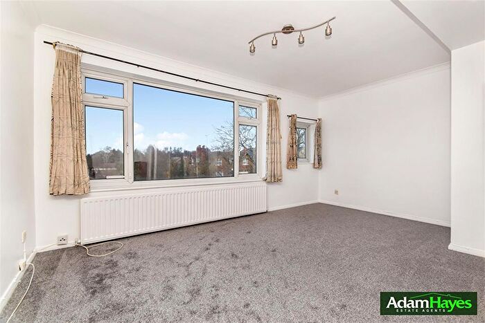 2 Bedroom Flat To Rent In Woodside Park Road, North Finchley, N12
