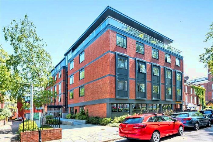 2 Bedroom Flat To Rent In Southernhay East, Exeter, EX1