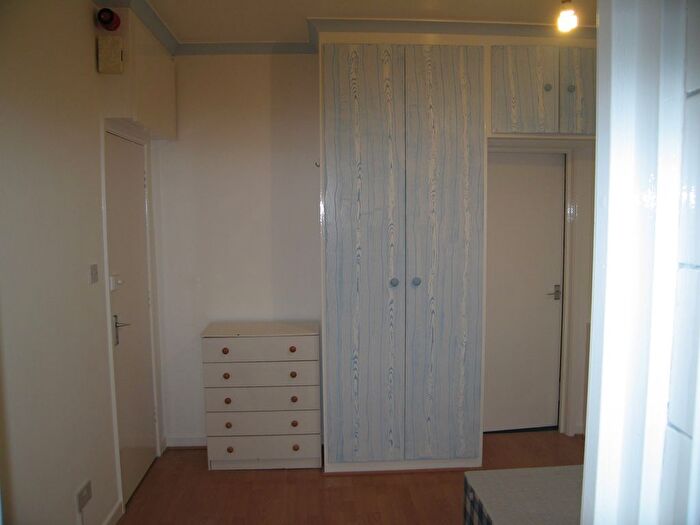 Studio To Rent In Sydney Road, London, N8