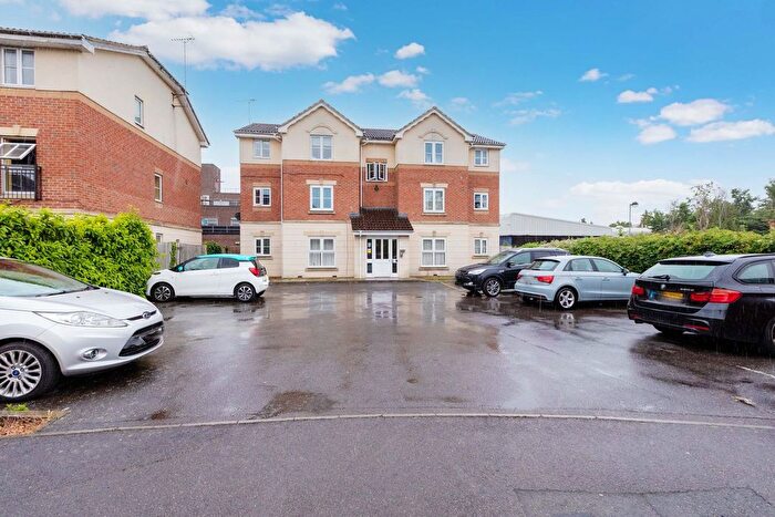 1 Bedroom Flat For Sale In Scholars Walk, Langley, SL3
