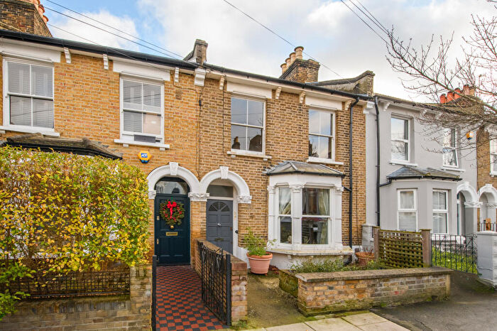 1 Bedroom Apartment To Rent In Henslowe Road, London, SE22