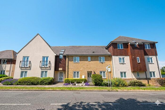 2 Bedroom Flat To Rent In Jubilee Place, Prince Avenue, Westcliff-on-Sea, SS0