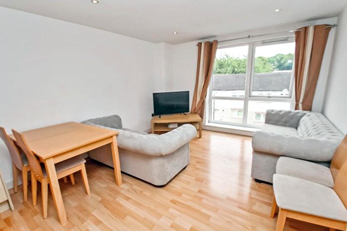 3 Bedroom House To Rent In Rampart Road, Woodhouse, Leeds, West Yorkshire, LS6