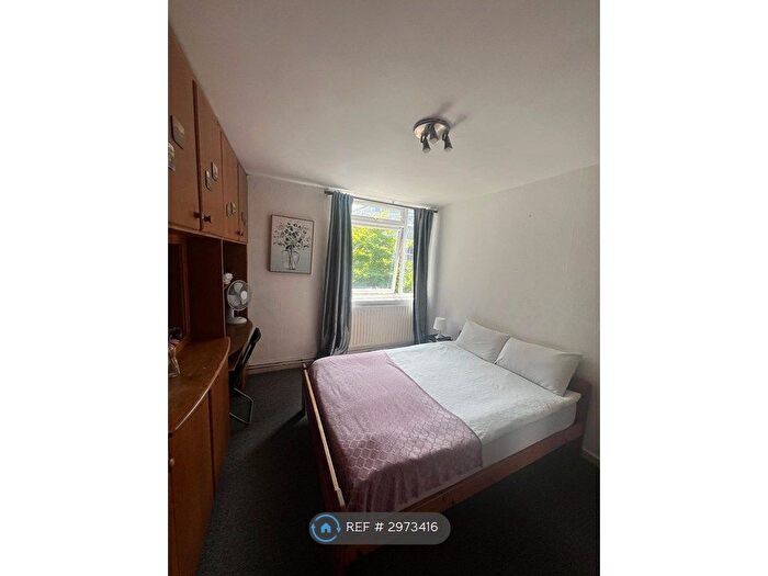 2 Bedroom Flat To Rent In Throsby Street, London, N1