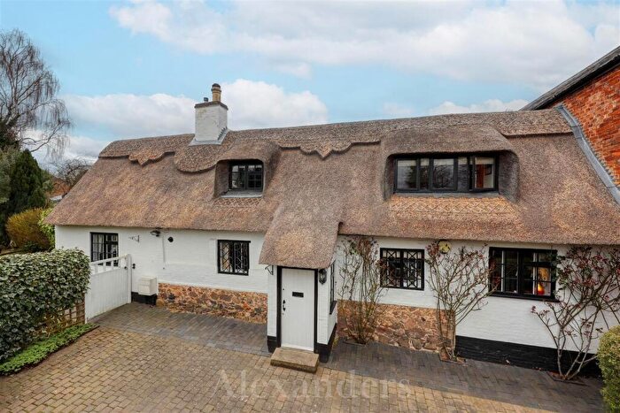 3 Bedroom Semi Detached House For Sale In Church Hill, Birstall, LE4