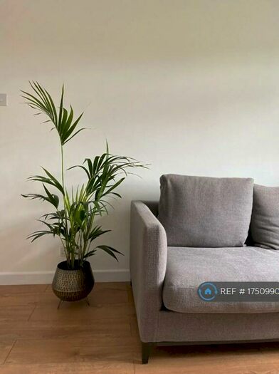 Studio To Rent In Blythendale House, London, E2