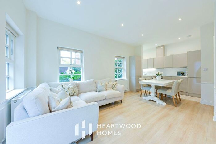 2 Bedroom Flat For Sale In Goldring Court, Goldring Way, London Colney, St. Albans, AL2