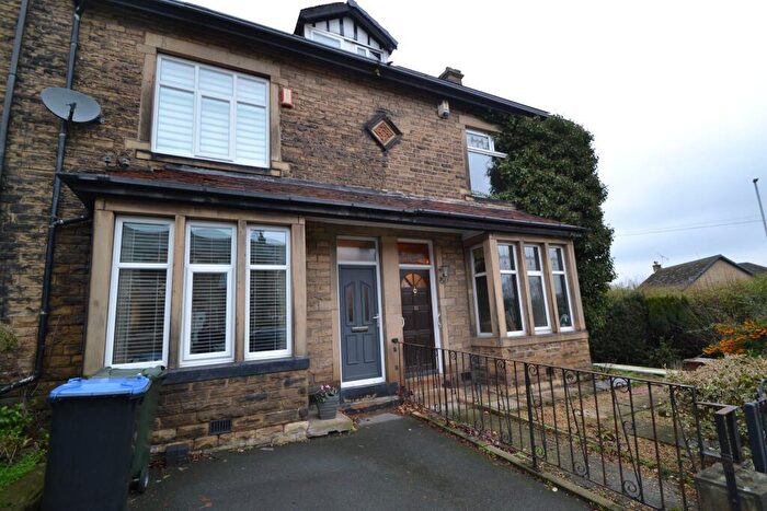 3 Bedroom Terraced House For Sale In Fourlands Road, Idle, BD10