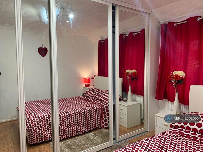 4 Bedroom Semi-Detached House To Rent In St Marys Drive, Crawley, RH10