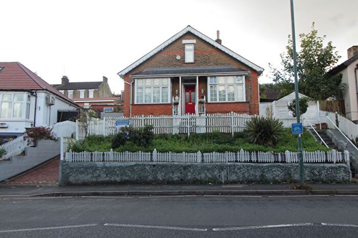 4 Bedroom Bungalow To Rent In Lower Road, Belvedere, DA17