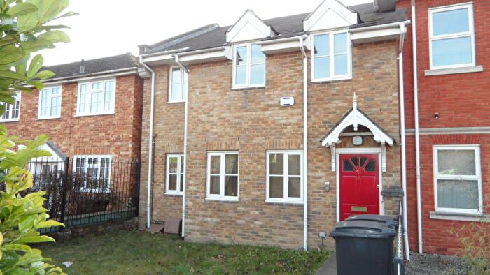 2 Bedroom Maisonette To Rent In The Causeway, Staines-Upon-Thames, TW18