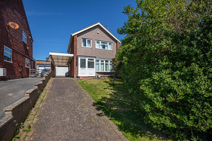 3 Bedroom Detached House For Sale In The Paddocks, Aston, S26