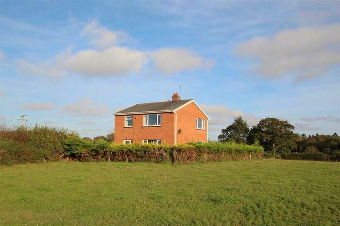 3 Bedroom Property For Sale In Llwynygroes, Tregaron, SY25