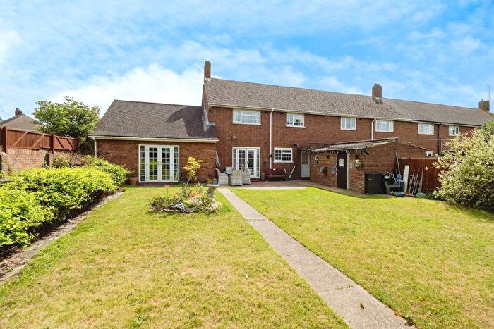 3 Bedroom End Of Terrace House For Sale In Love Lane, South Ockendon, Essex, RM15