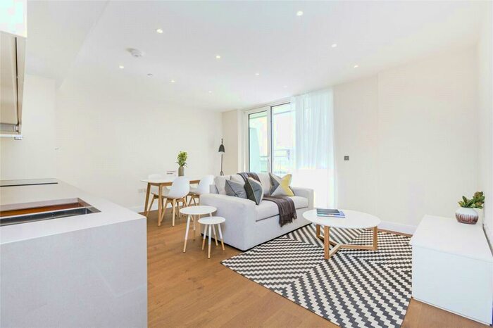 1 Bedroom Apartment To Rent In Altissima House, Queenstown Road, London, SW11